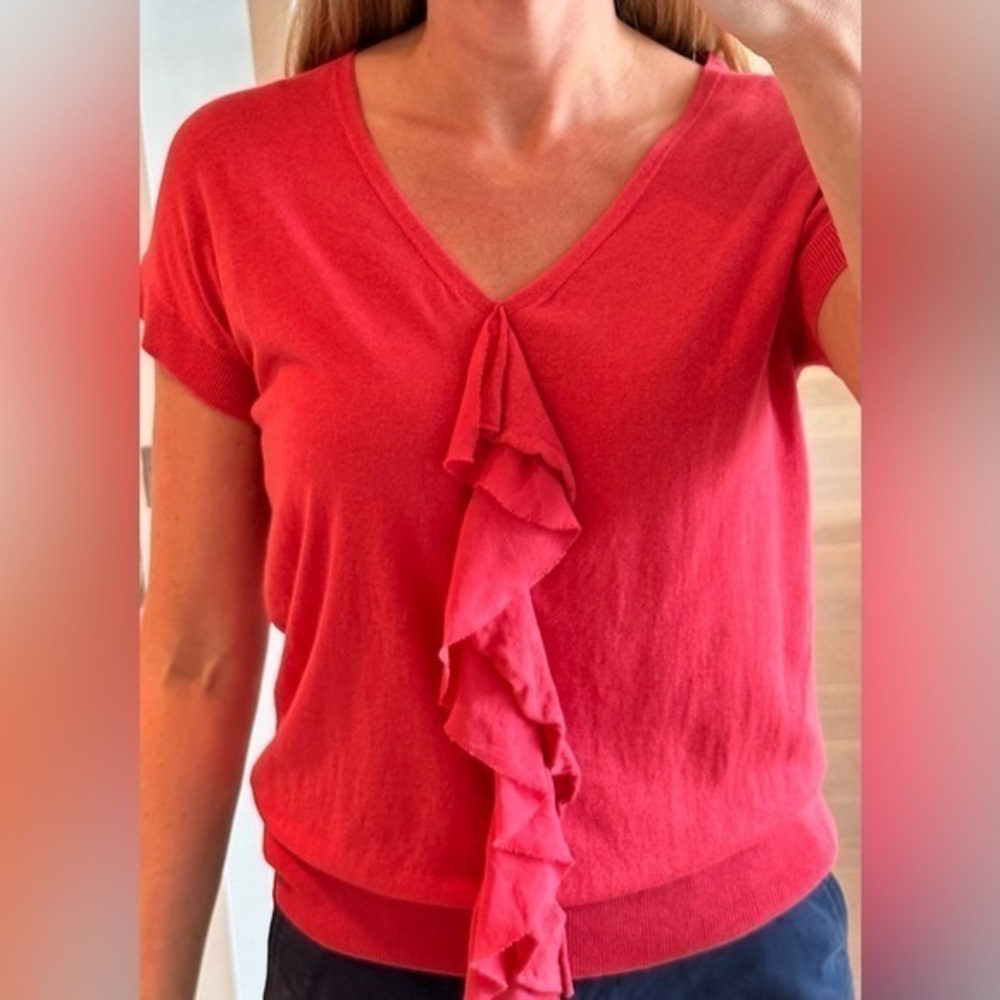 DNKY Pure Silk Cashmere Short Sleeve Sweater with Ruffle Detail. Small/medium